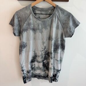 Lululemon Swiftly Tech Short Sleeve Shirt 2.0 Shibori Graphite Grey Tie Dye 12